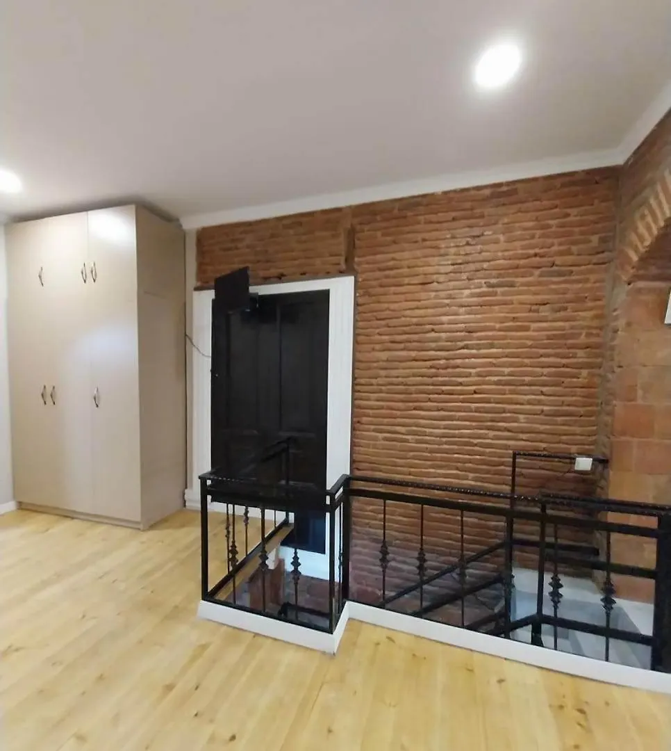 George Apartment ティビリシ
